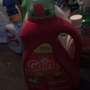 Laundry detergent
